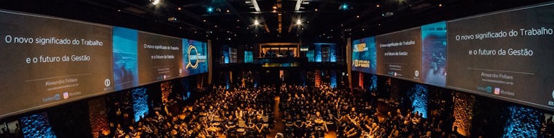 一个设计精美的数字日历，上面标记了多场已观看的足球比赛